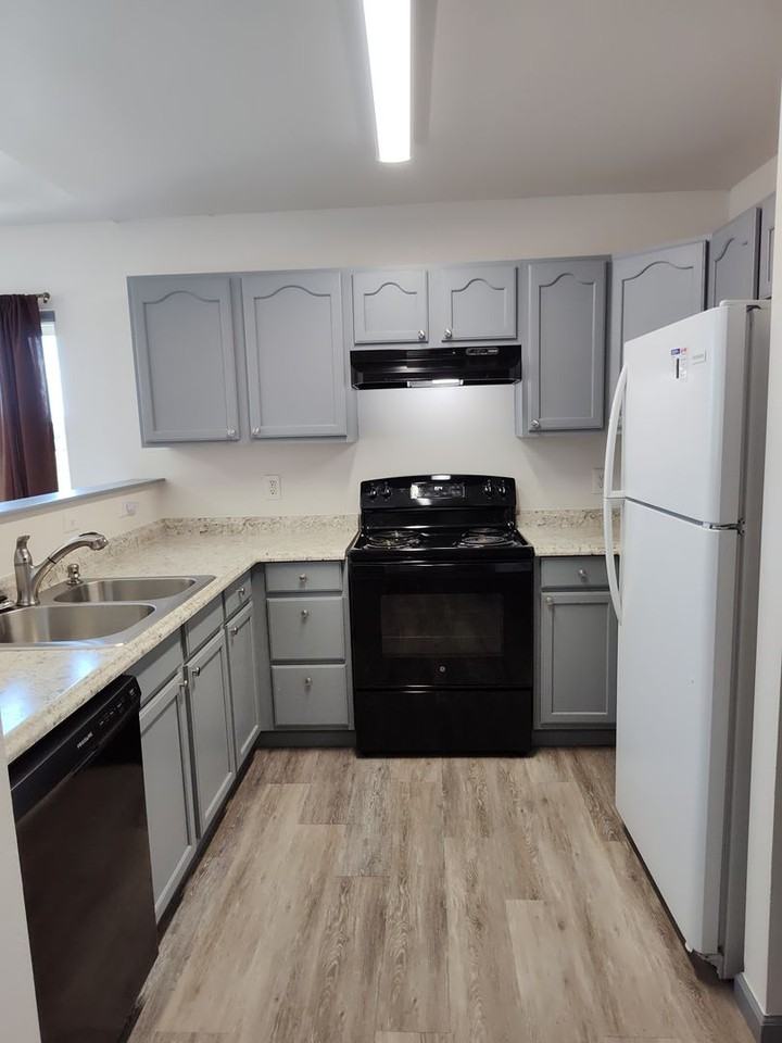 5003 Landmark Rd - Photo 6 of 28