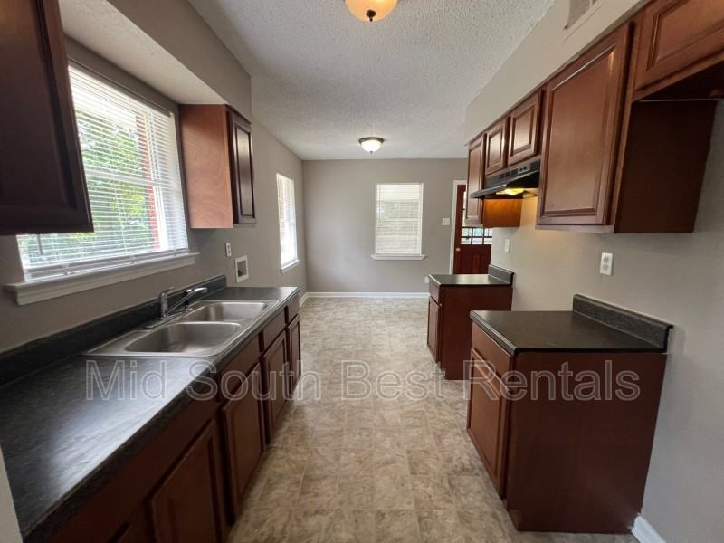 1908 Kingsley Ave - Photo 3 of 8