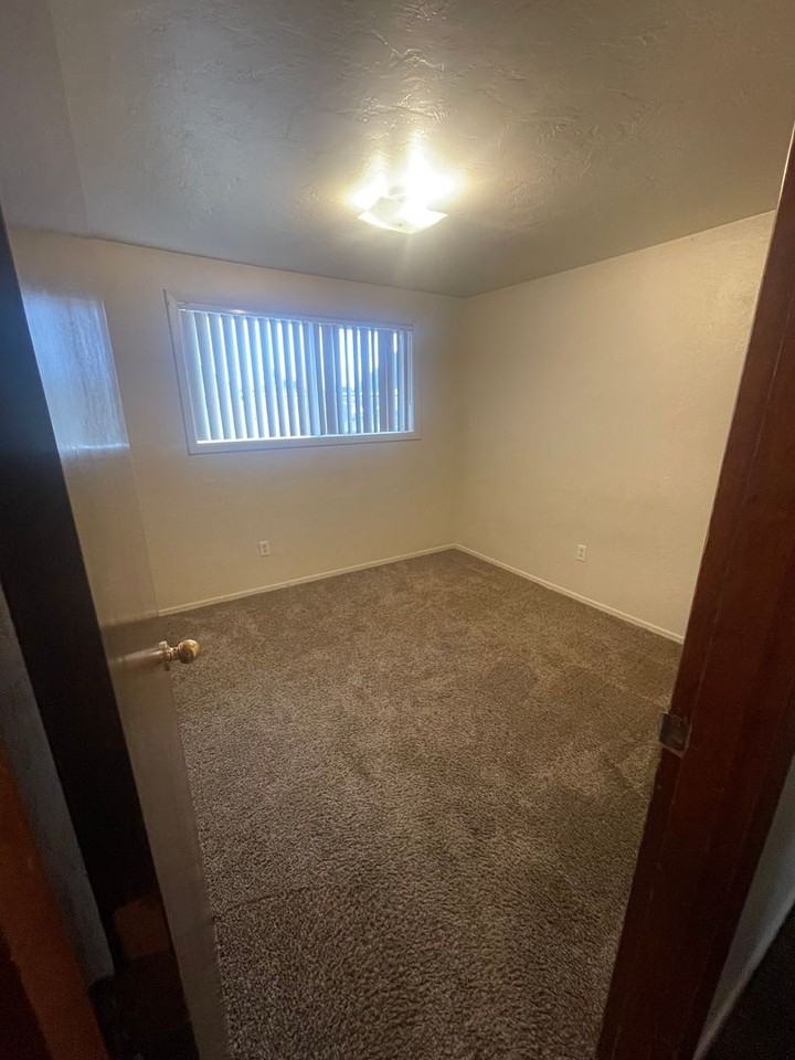 55 E St - Photo 5 of 15