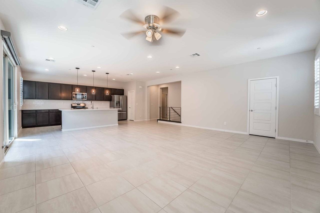 11287 Glowing Ave #101 - Photo 3 of 20