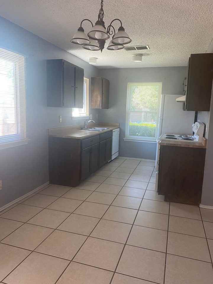 7322 Hardesty - Photo 5 of 15