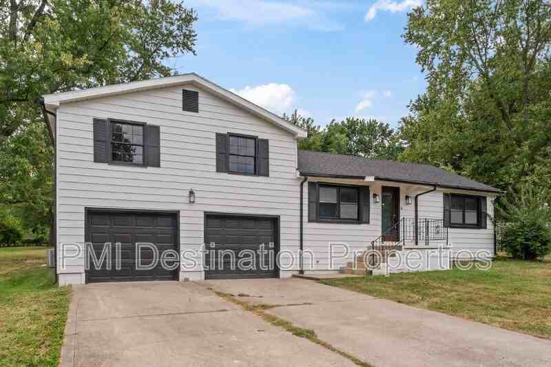 6707 S Elm St - Photo 2 of 32