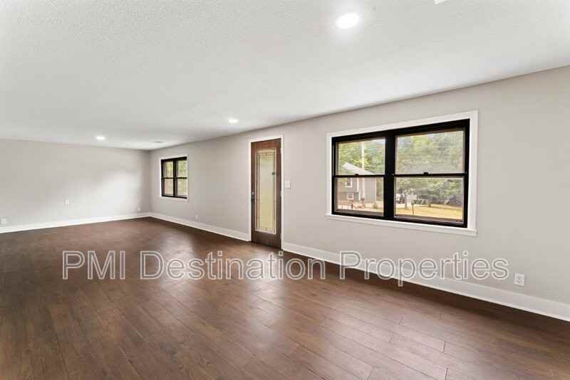 6707 S Elm St - Photo 3 of 32
