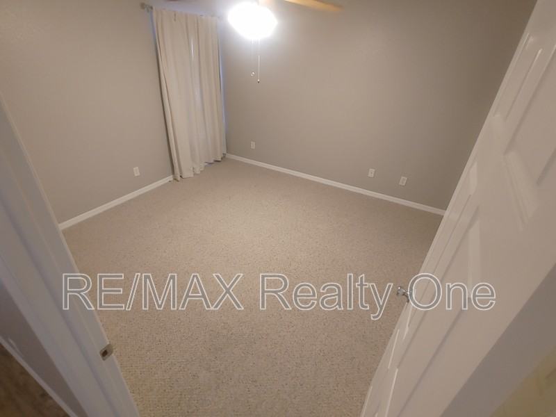 6755 W Oak Park Ln - Photo 6 of 15