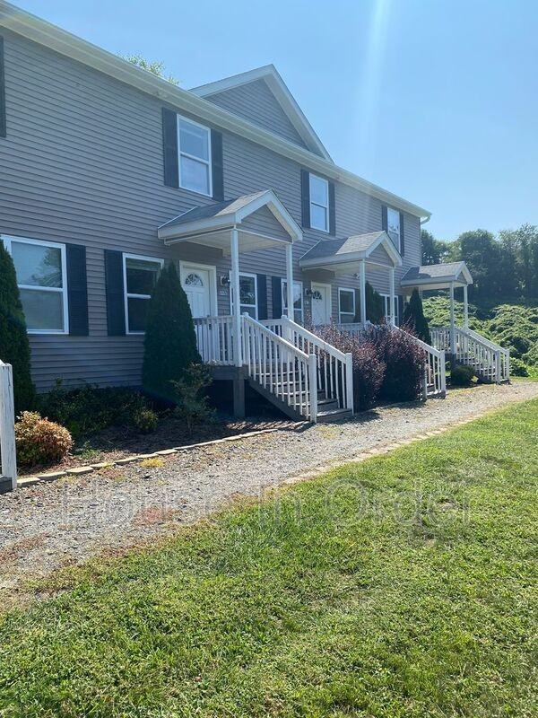 46 Spicewood Rd #C - Photo 2 of 17