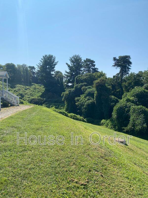 46 Spicewood Rd #C - Photo 3 of 17