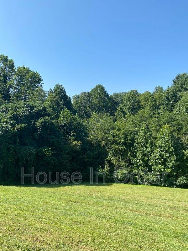 46 Spicewood Rd #C - Photo 4 of 17