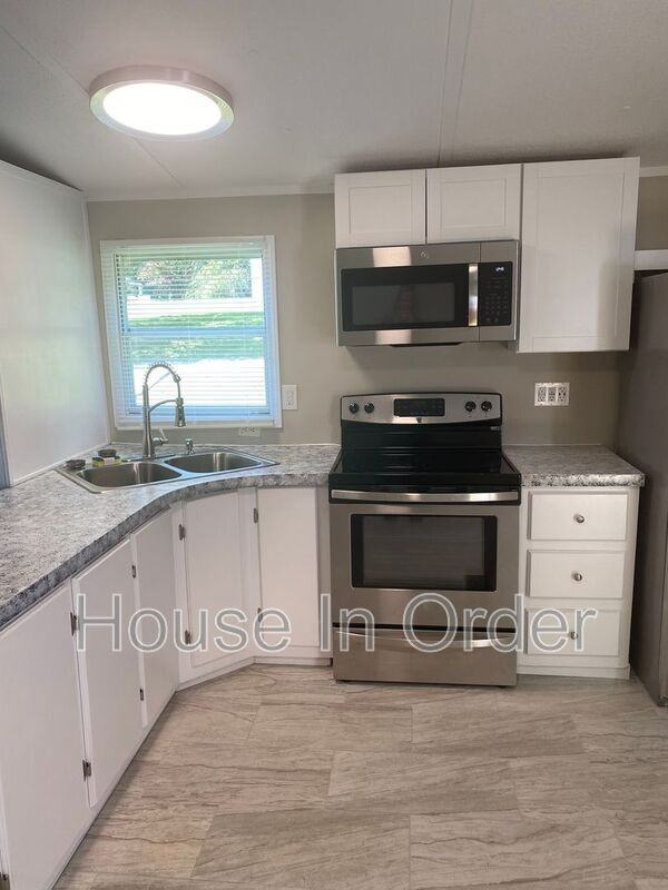 6 Twin Oaks Dr - Photo 4 of 13