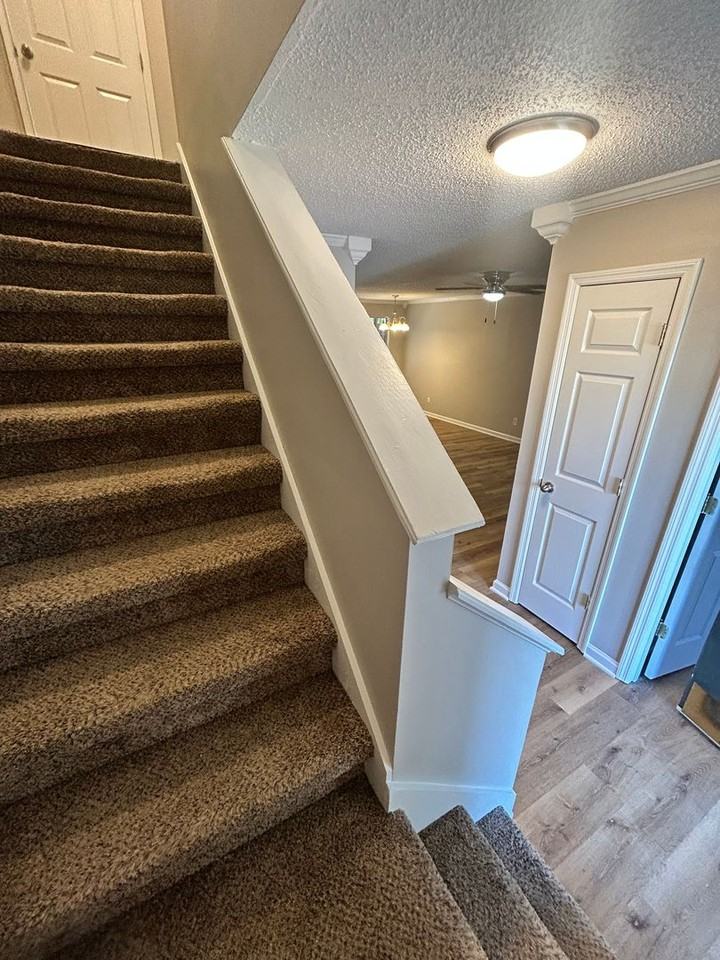 1216 Lenny Ln - Photo 5 of 21