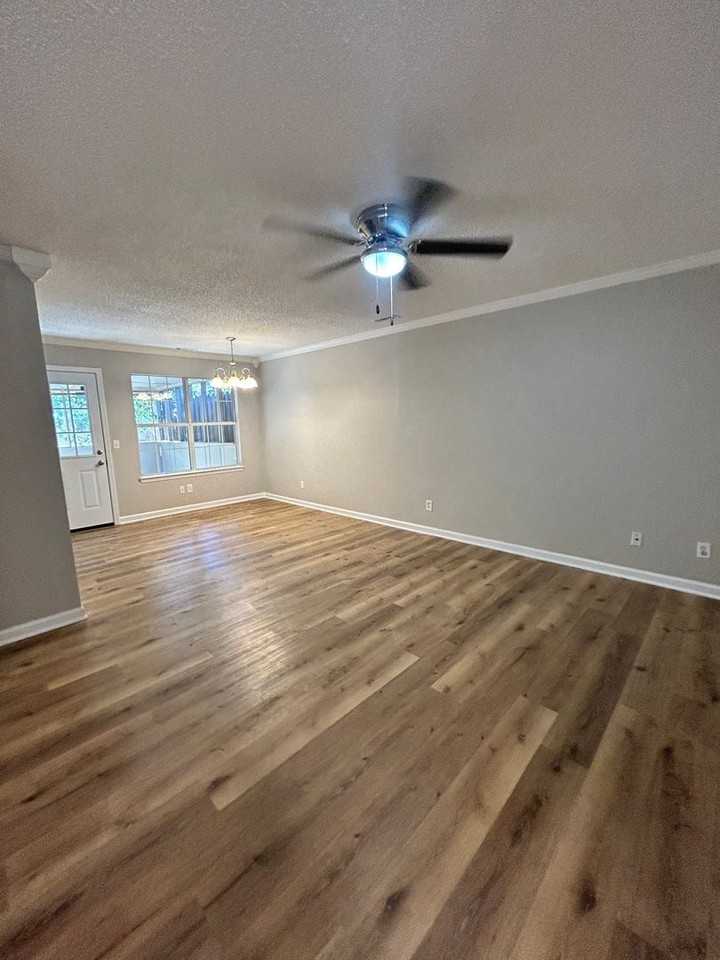 1216 Lenny Ln - Photo 6 of 21