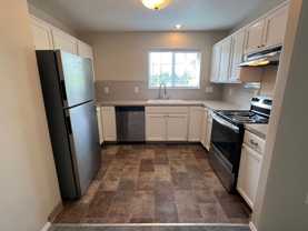 10934 Ne Weidler St - Photo 1 of 1