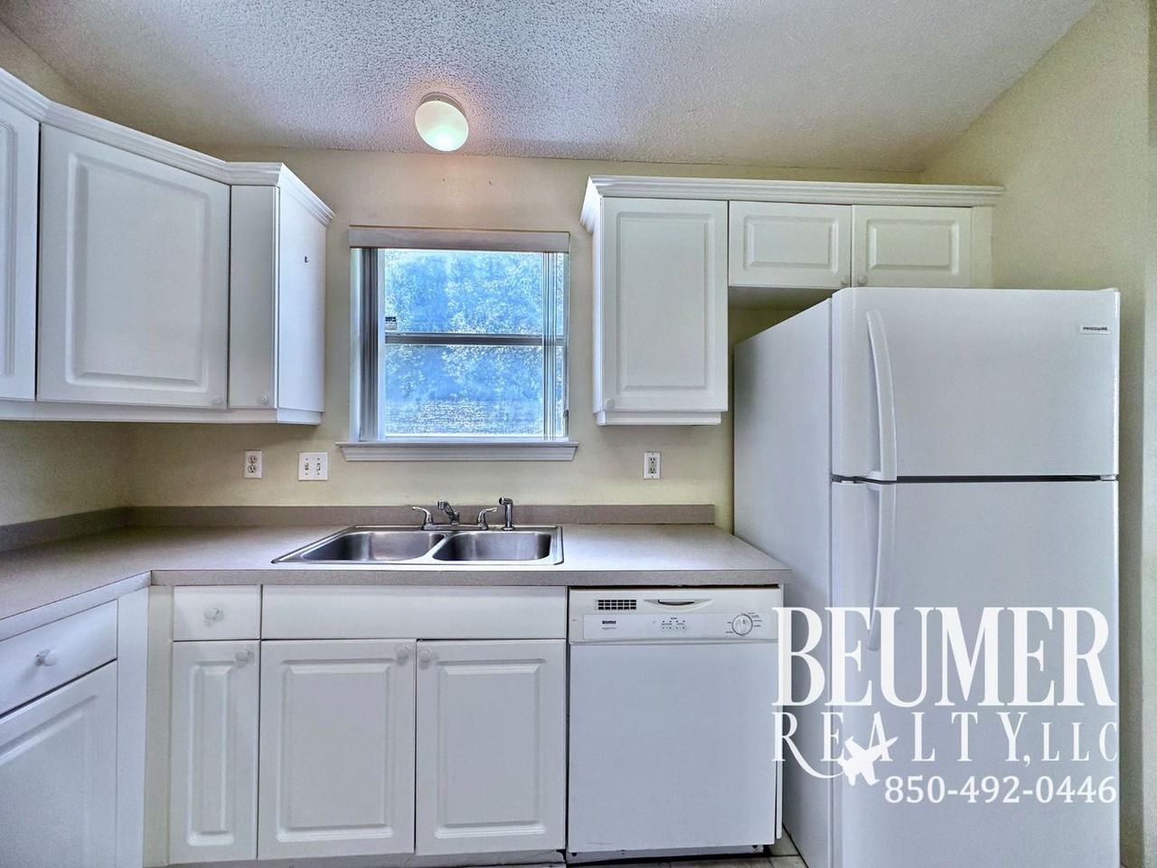 2033 Sequoia Circle - Photo 5 of 27