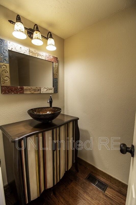 2438 N Earle Dr - Photo 4 of 19