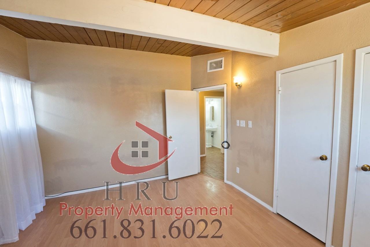 2705 Fordham St - Photo 7 of 15