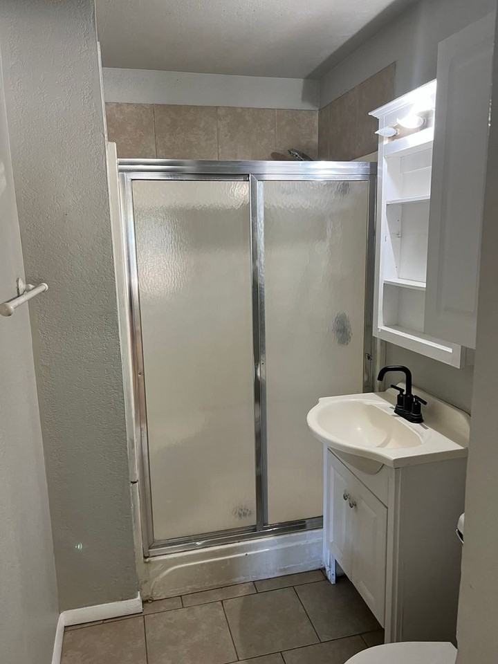 4340 Woodedge Dr - Photo 4 of 7