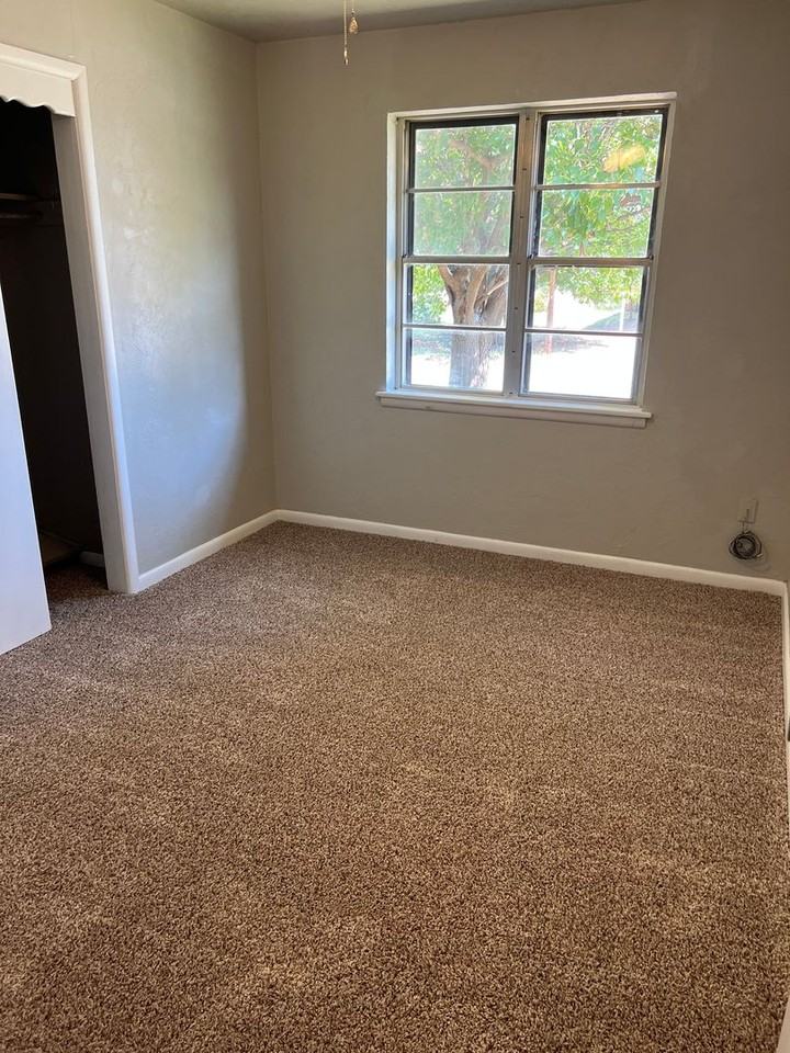4340 Woodedge Dr - Photo 5 of 7