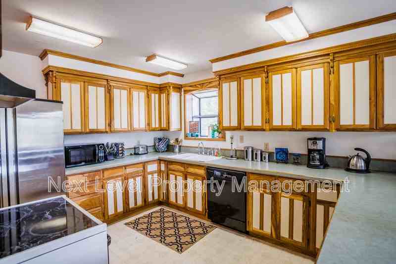 105 Bass Lake Dr - Photo 3 of 18