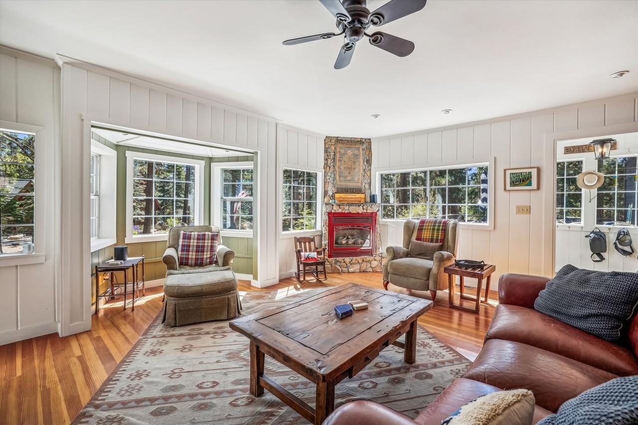 450 Tunnington Dr - Photo 3 of 24