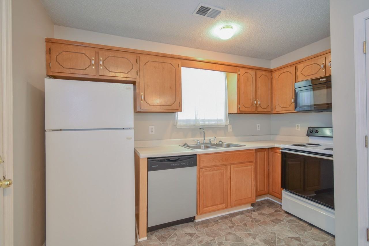 1023 Shadow Ridge Ave - Photo 5 of 20