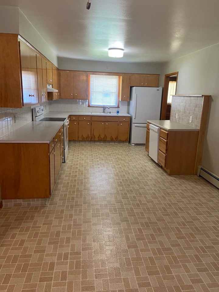 315 10th St - Photo 2 of 12