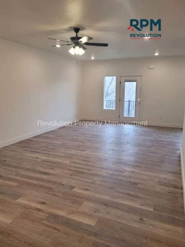 1279 E 1640 S - Photo 3 of 12
