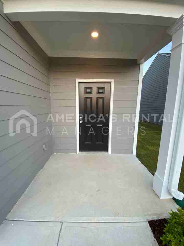 600 Clover Circle - Photo 2 of 30