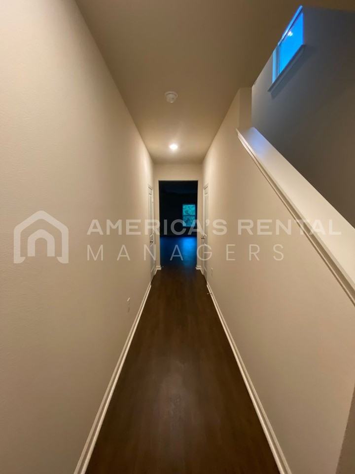 600 Clover Circle - Photo 3 of 30