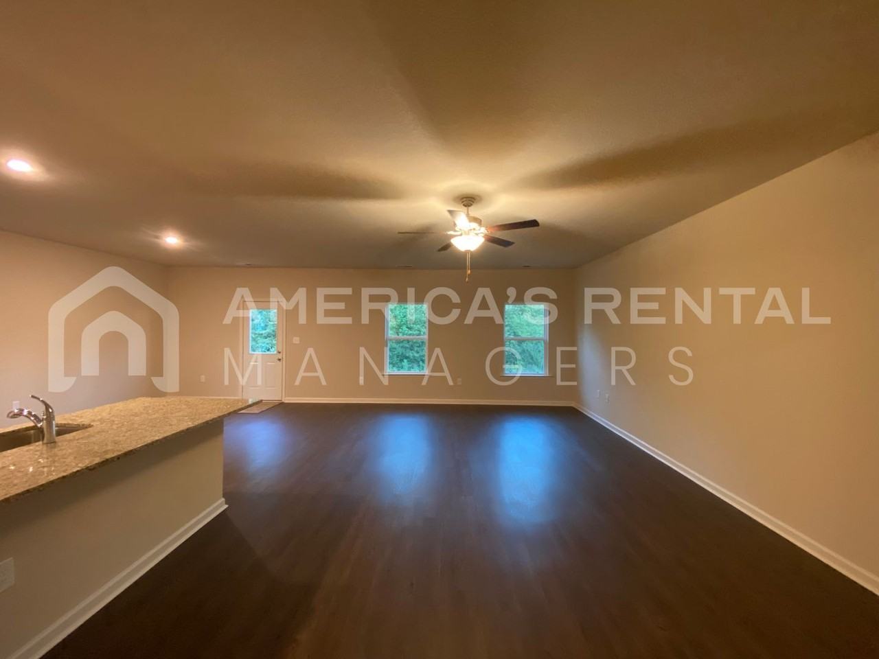 600 Clover Circle - Photo 4 of 30