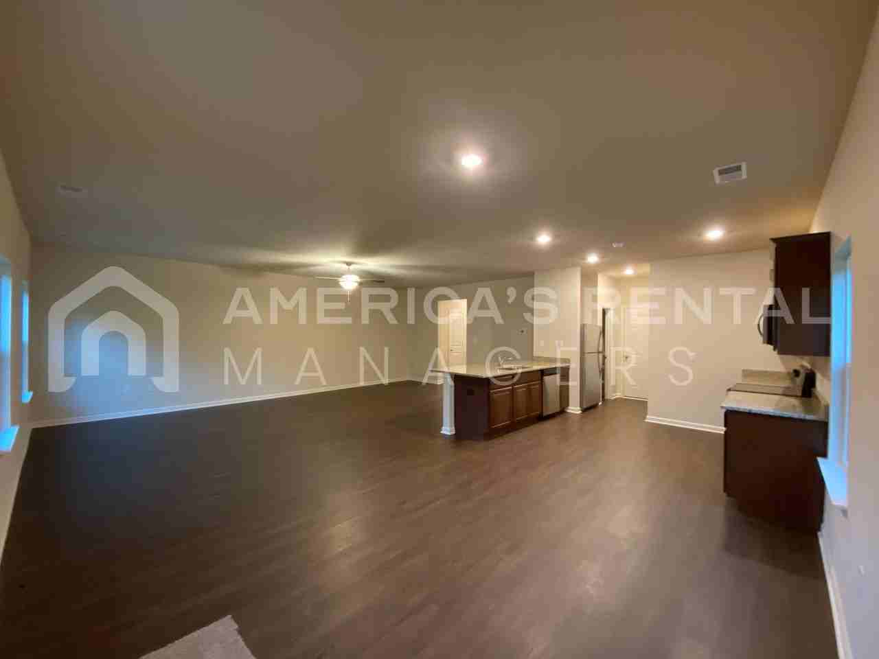 600 Clover Circle - Photo 5 of 30