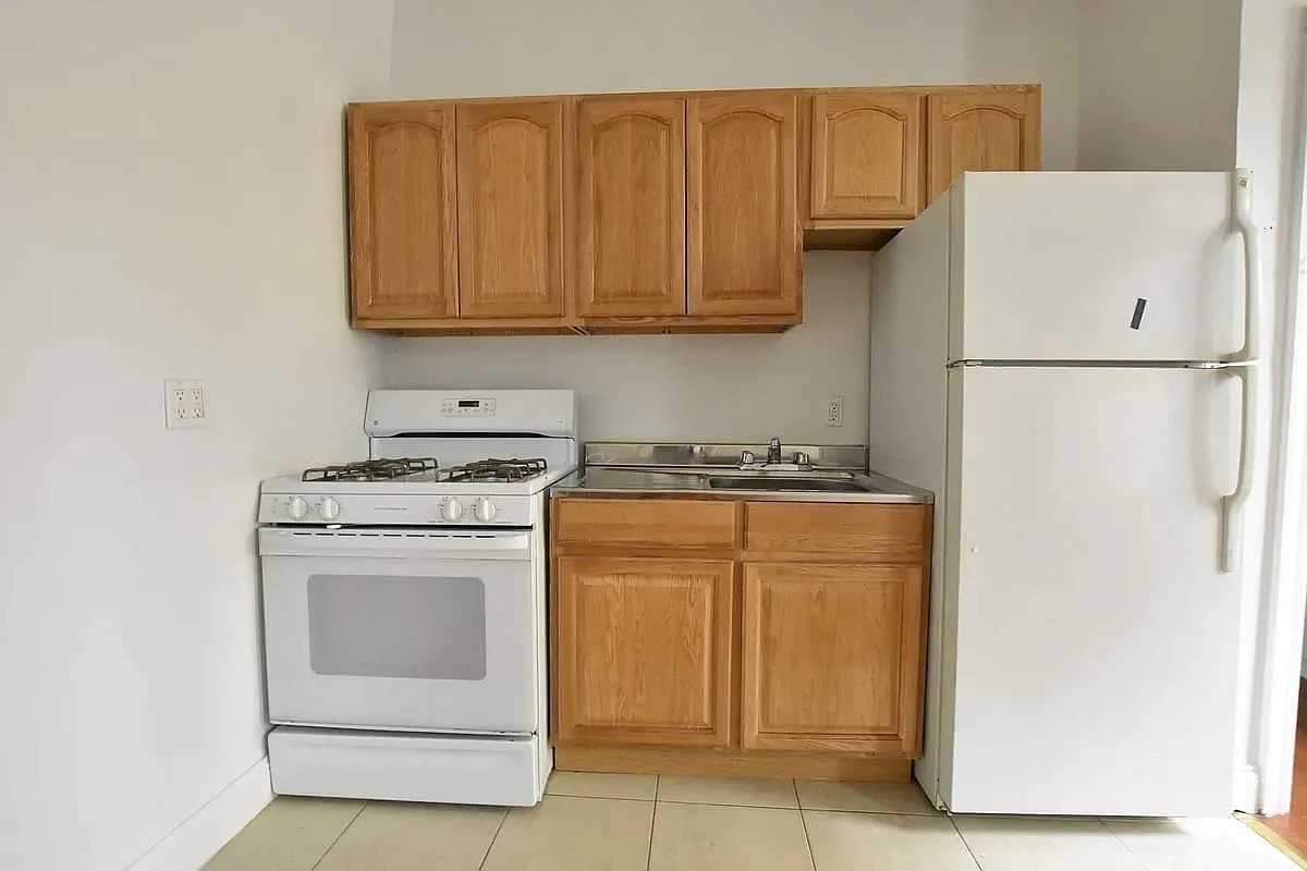 2704 Kingsbridge Terrace #D6 - Photo 3 of 14