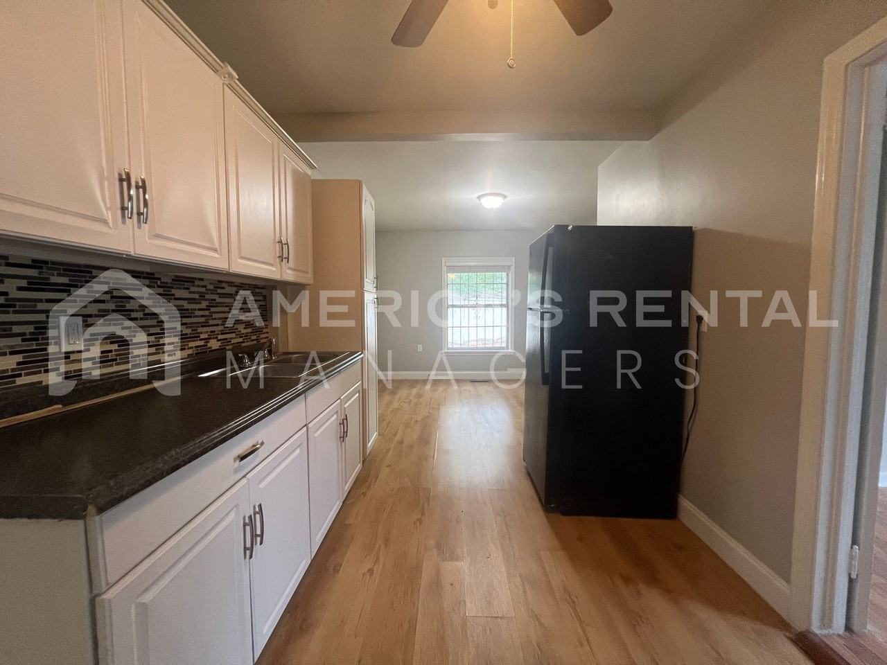 1318 Woodward Rd - Photo 7 of 21