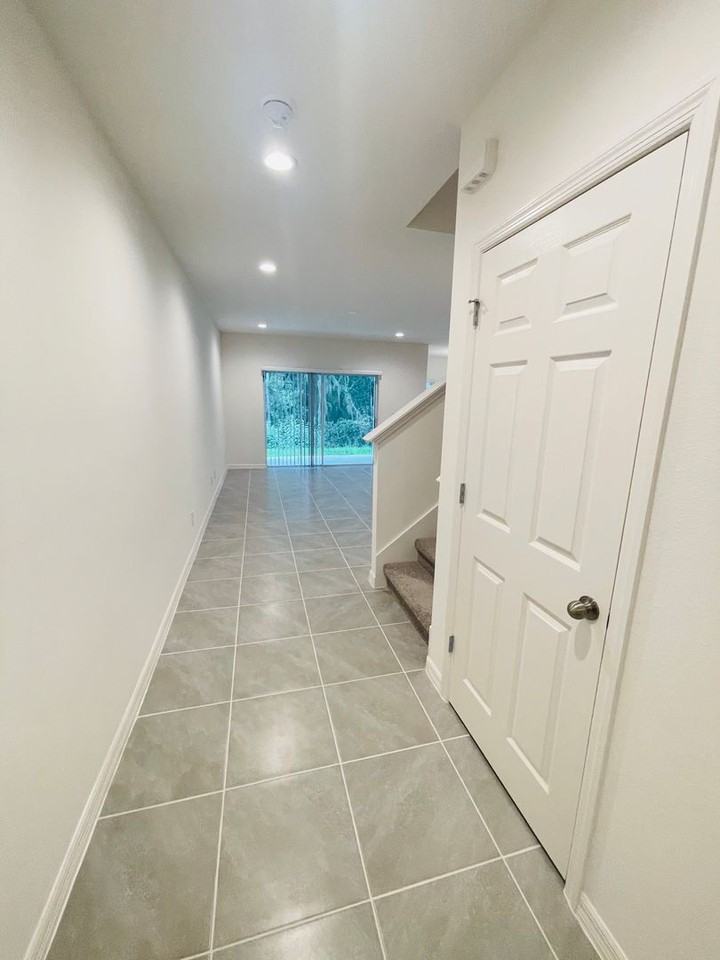 180 Glass Onion Dr - Photo 3 of 31