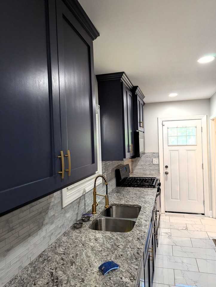 5335 Michigan Ave - Photo 6 of 11