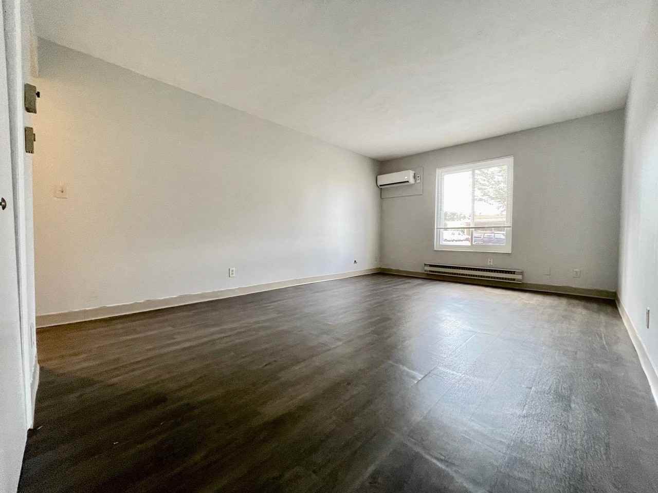 Thorn 203 W - Photo 3 of 13