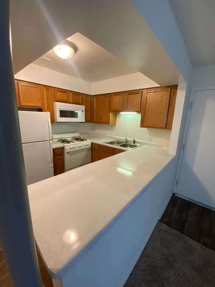 Governors House Apartments - Photo 2 of 12