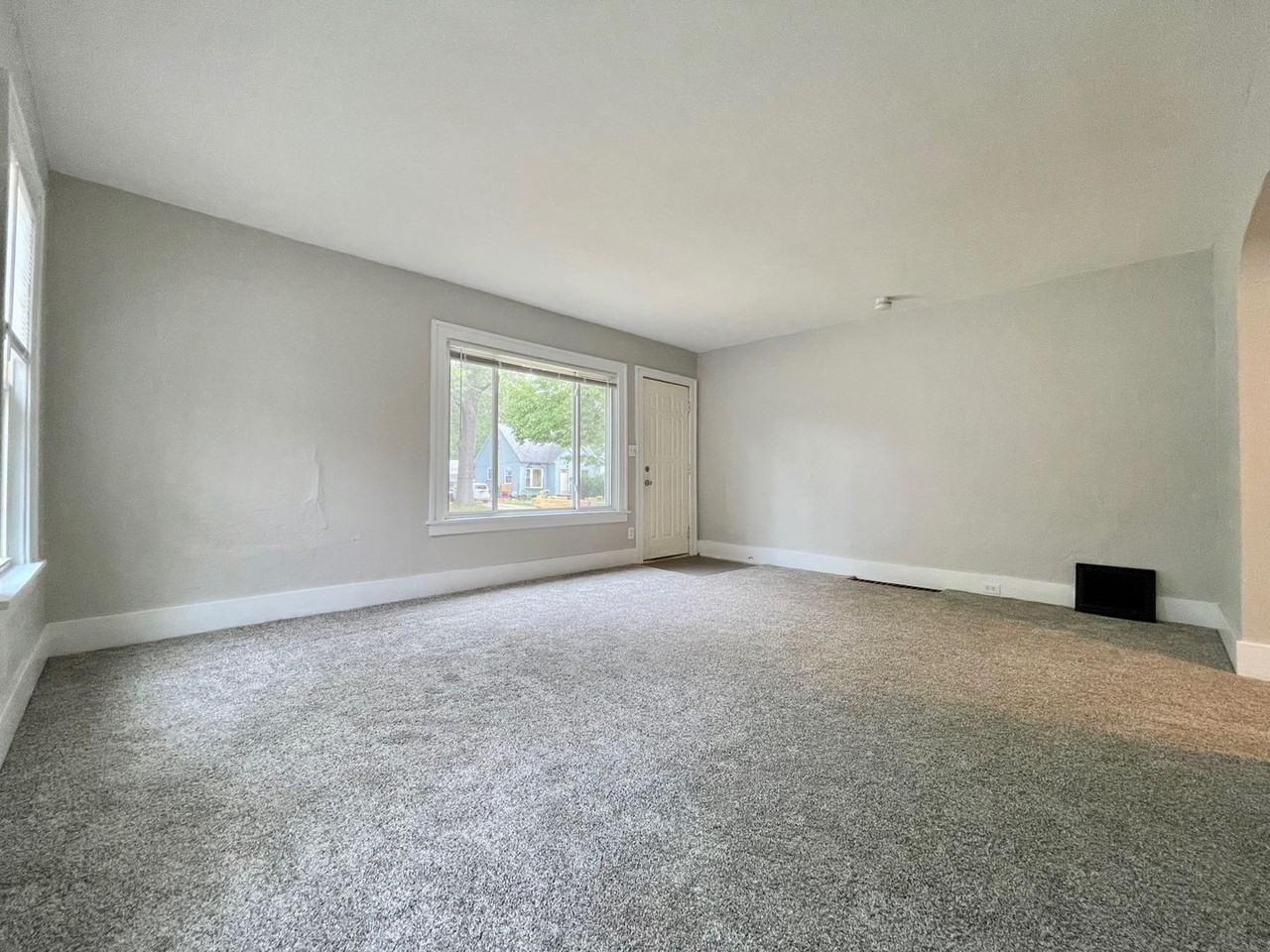 1069 Mclaughlin Avenue - Photo 3 of 15