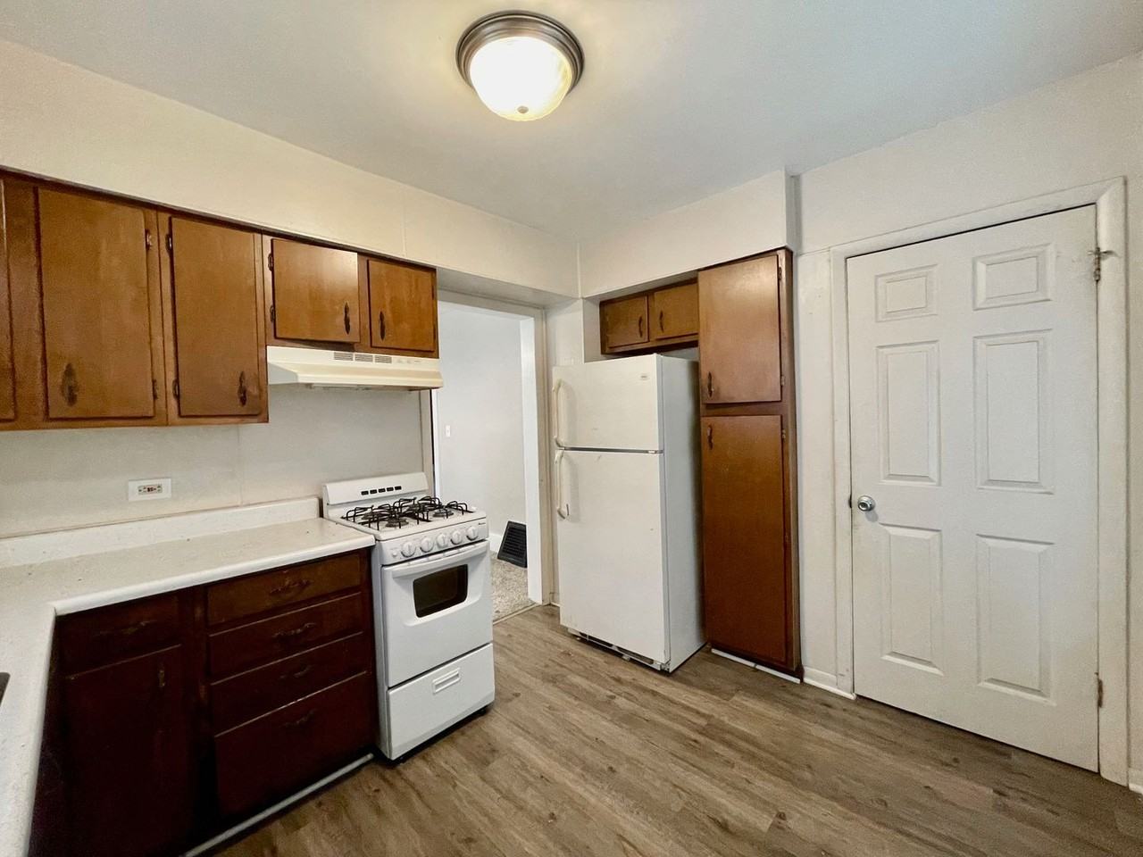 1069 Mclaughlin Avenue - Photo 7 of 15