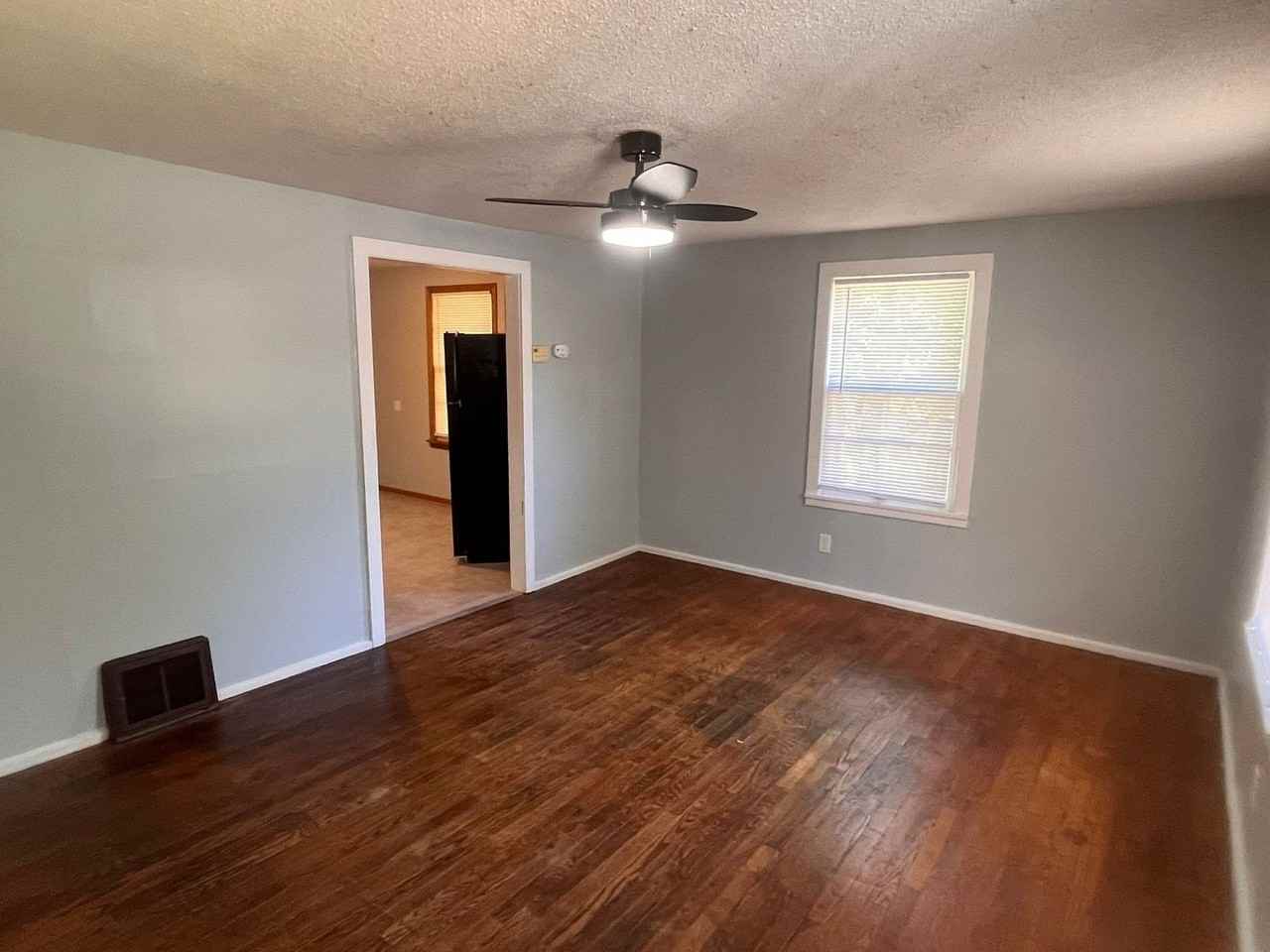 822 S Carlisle Ave - Photo 3 of 20