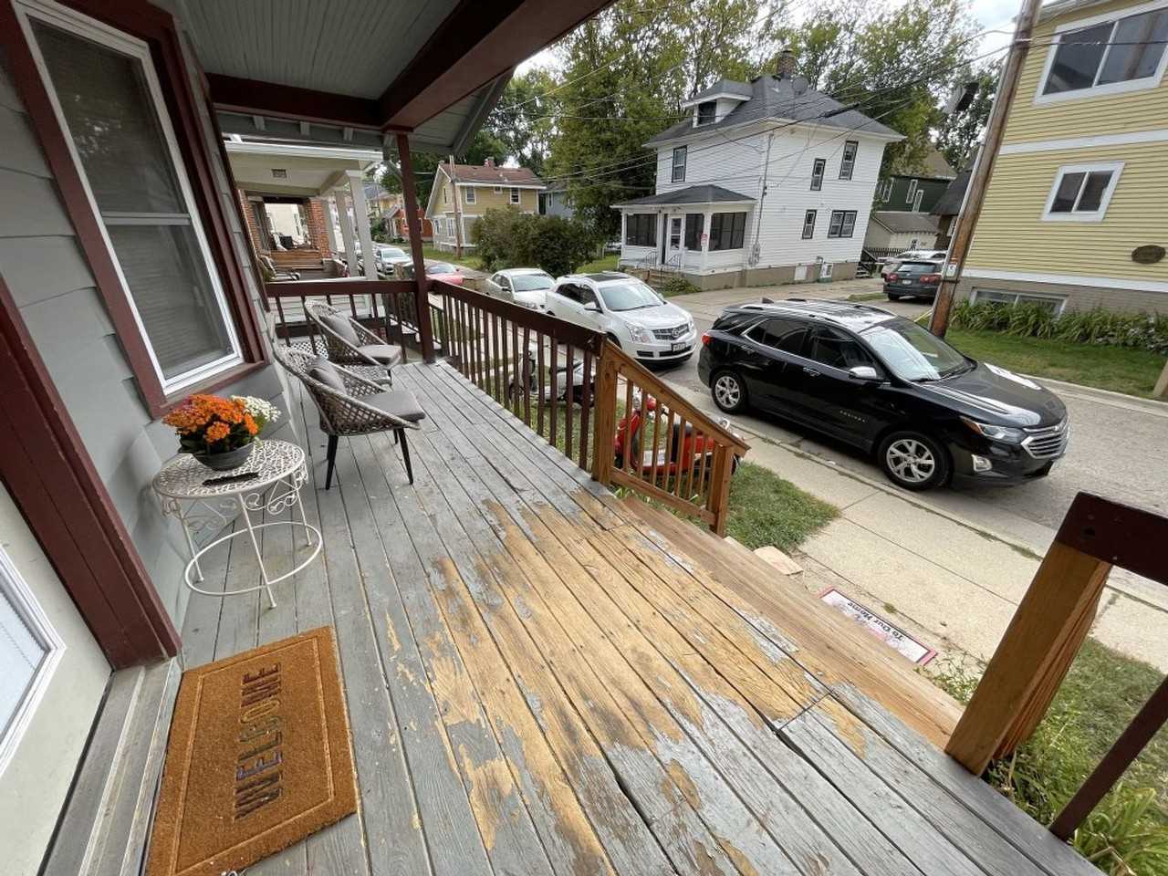1316 Saint James Ct - Photo 4 of 47