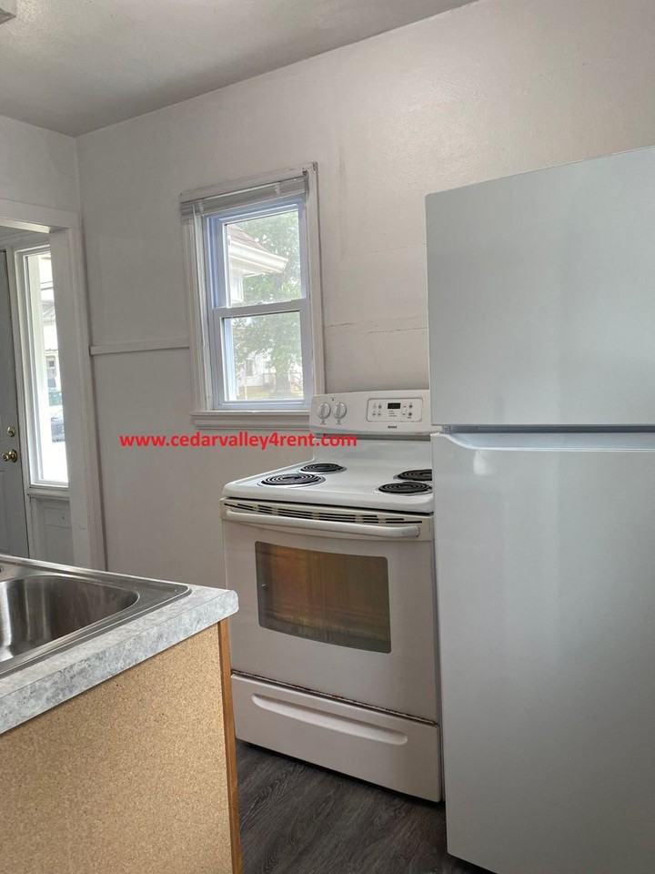 727 Randolph St - Photo 3 of 9