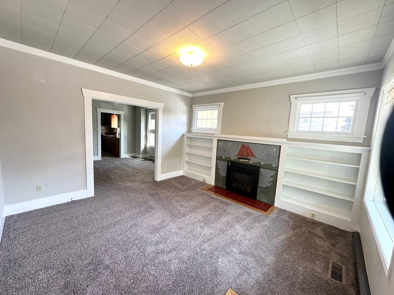 106 Florentia St - Photo 3 of 32