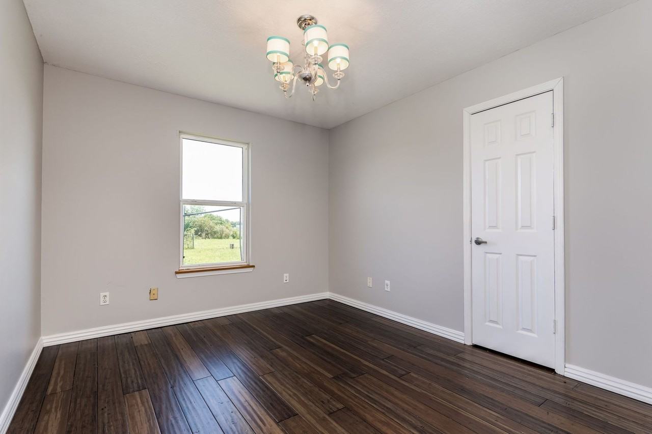 428 Southland St - Photo 4 of 12