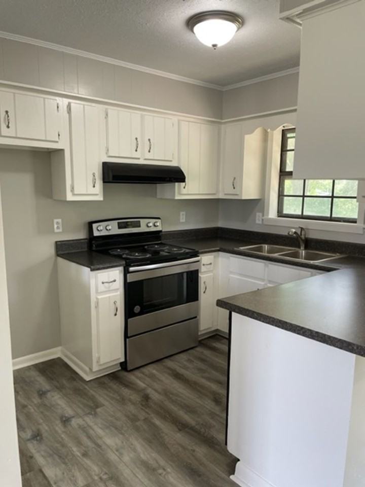 3627 Lansdowne Dr - Photo 5 of 13