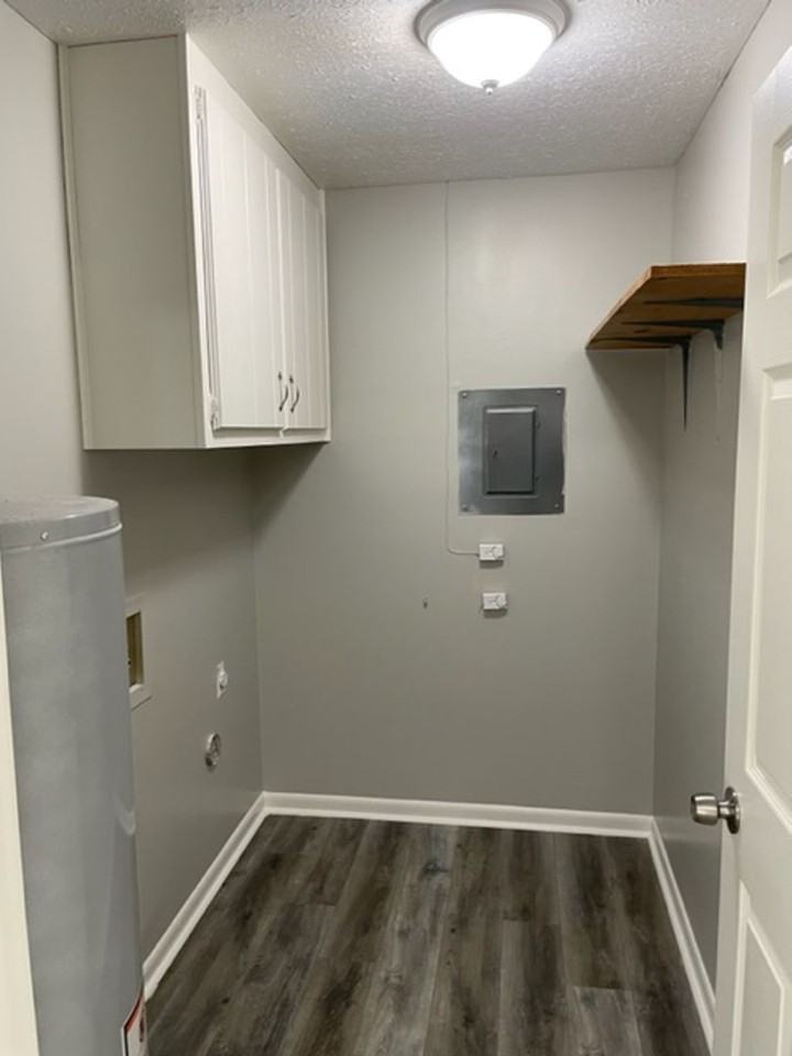3627 Lansdowne Dr - Photo 6 of 13