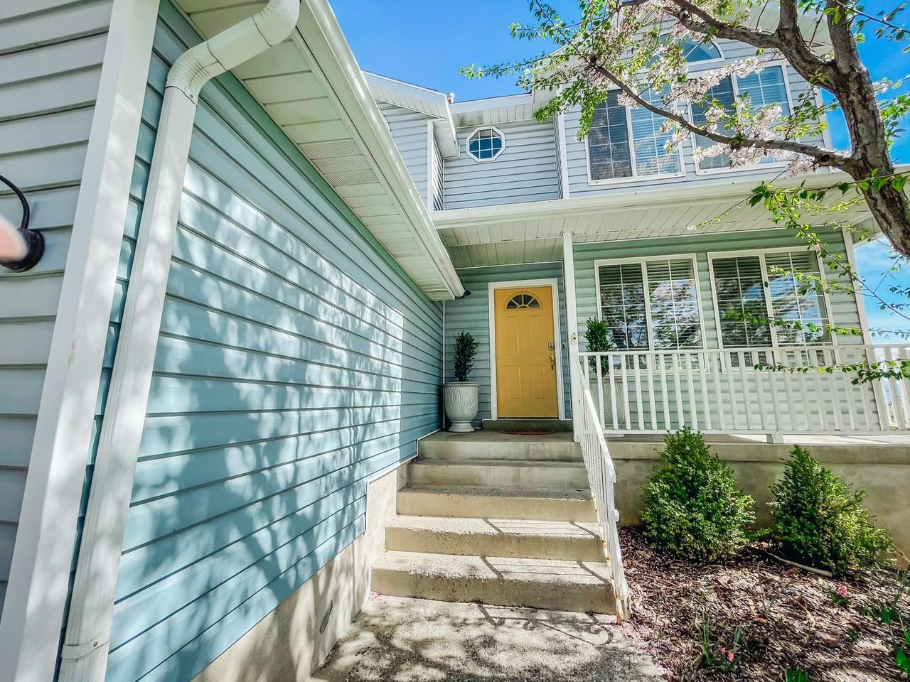 4408 Bedford Dr - Photo 3 of 43