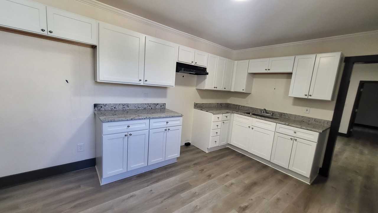 1622 Hillside Ave - Photo 3 of 14