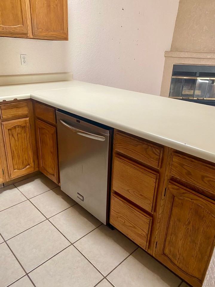 2032 Camelot Dr - Photo 5 of 13