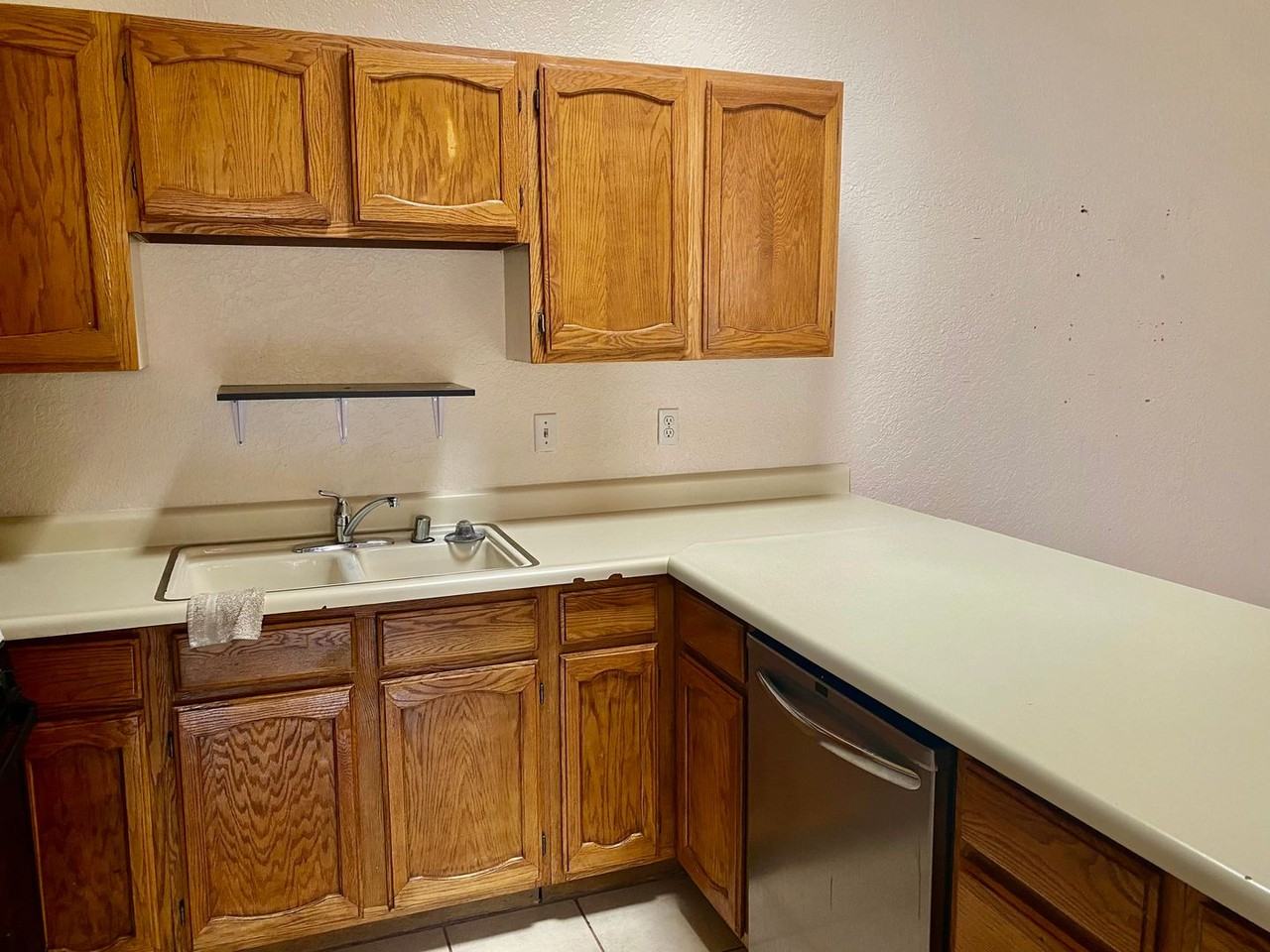 2032 Camelot Dr - Photo 7 of 13