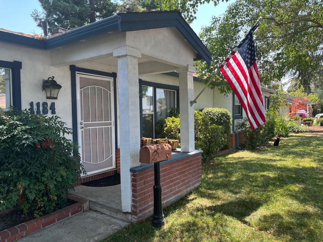 1184 Victory Ln - Photo 2 of 13