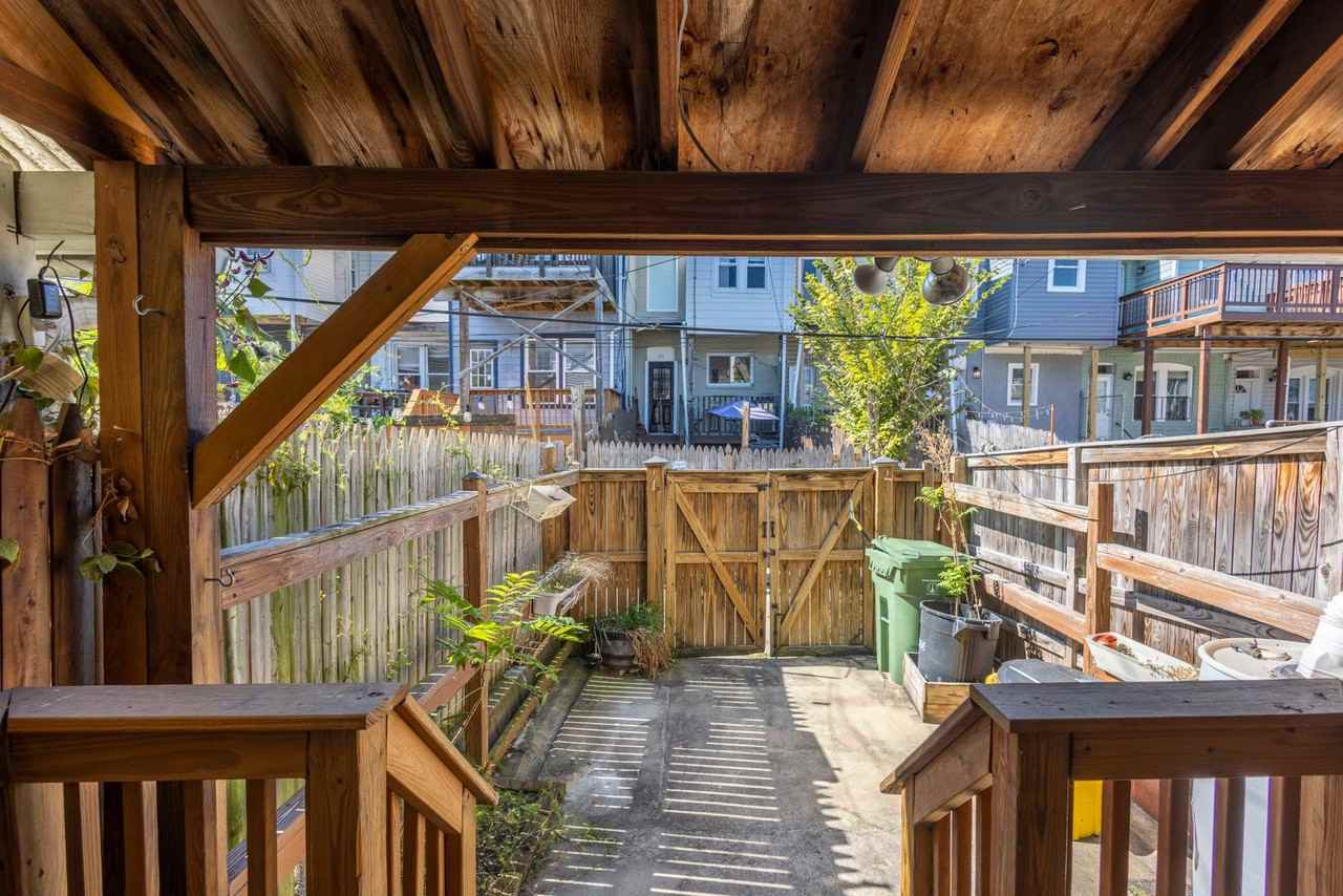 110 N Rose St - Photo 2 of 23